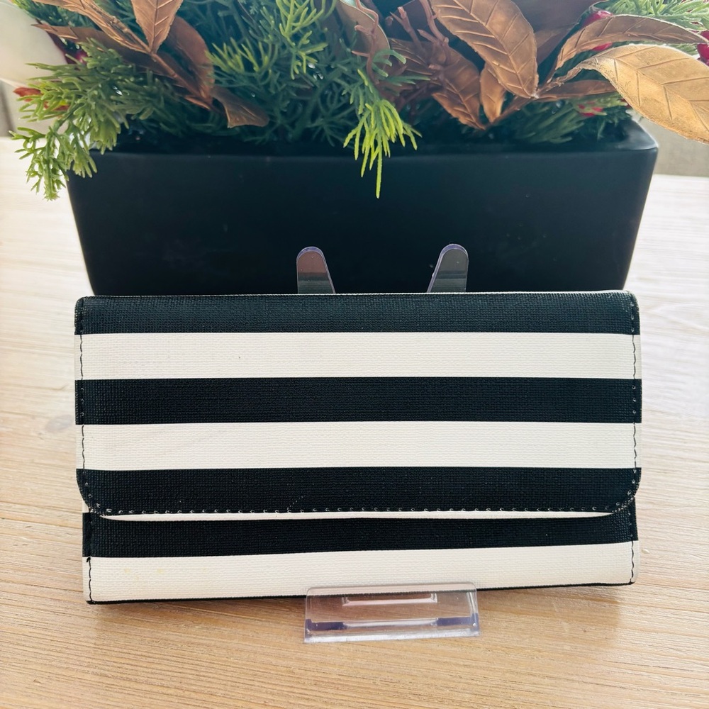 Kut from the Kloth‎ Black White Striped Women's Long Wallet TriFold